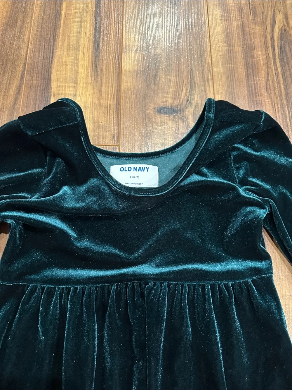 Old Navy Girls Velvet Long-Sleeve Dress in Dark Green